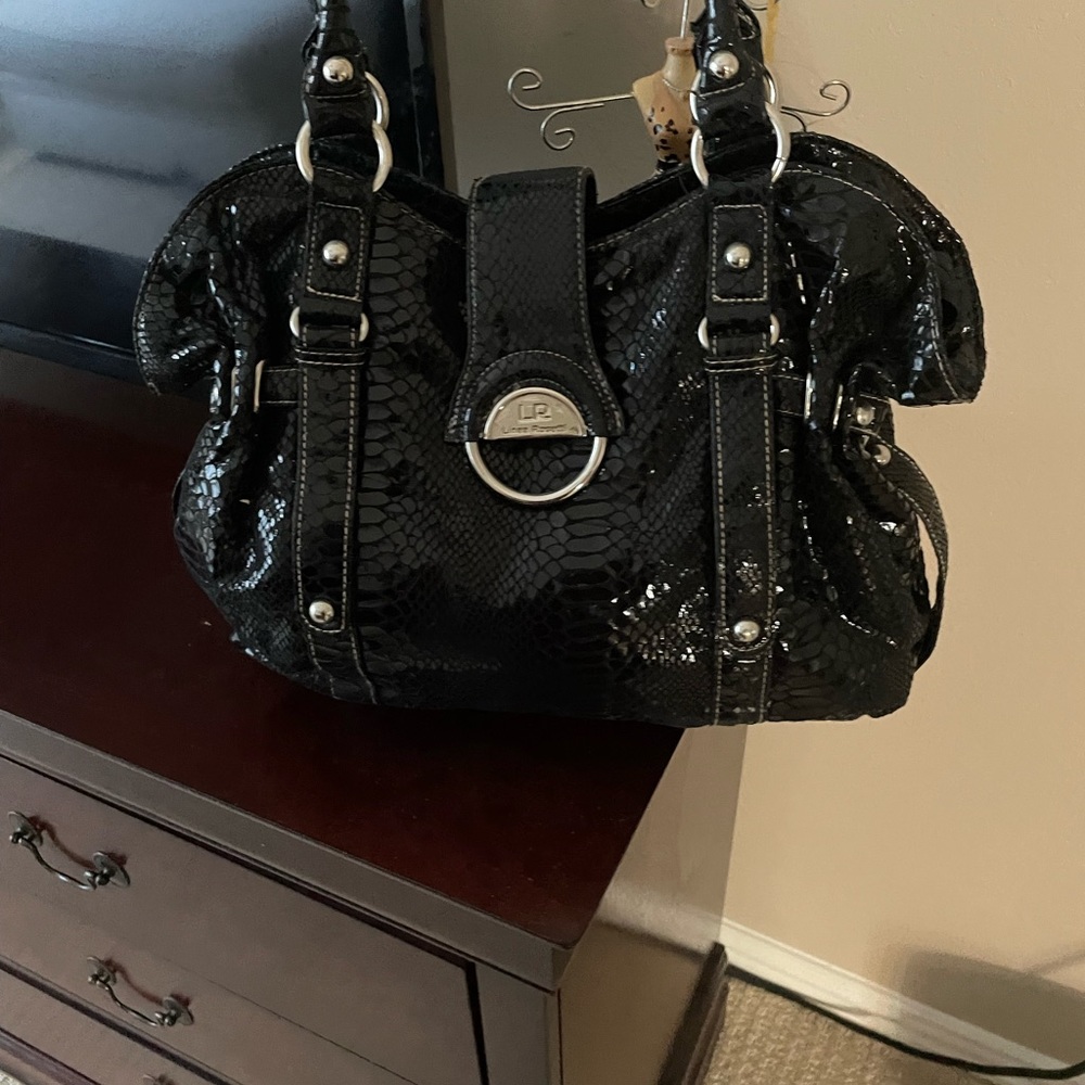 Lines Rosetta Shoulder Bag Black